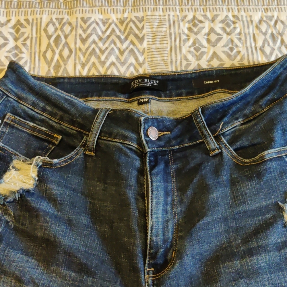 Judy blue jeans size 14w capri fit